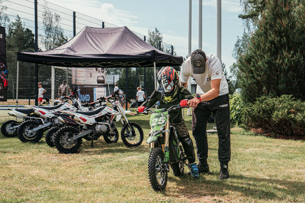 Bērnu un pusaudžu, pieaugušo Motociklu noma Jelgavā